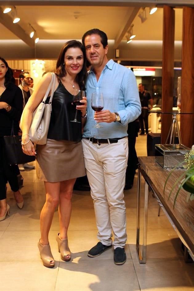 Paty Arregui y Andrés Gómez