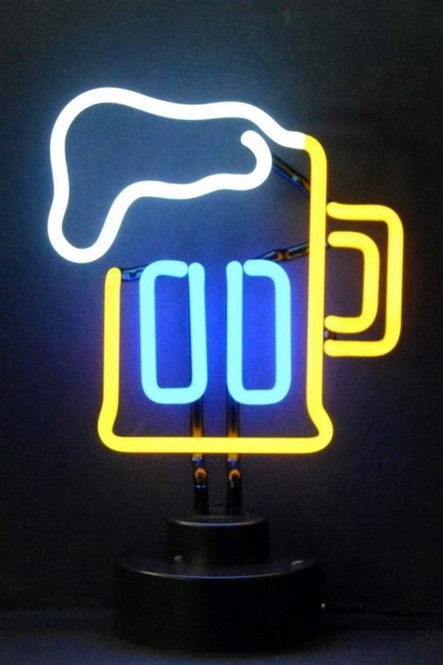 Tu banda favorita, tu marca preferida de cerveza o simplemente una frase pueden decorar la habitación con luces neón.<br>Este tipo de anuncios ayudan a iluminar de manera diferente el espacio.