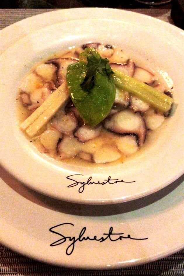 La cena corrió a cargo de la cocina de Sylvestre Asador Mexicano.