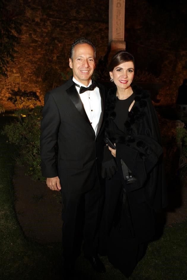 Rodrigo Peregrina y Celina Espinoza de los Monteros.