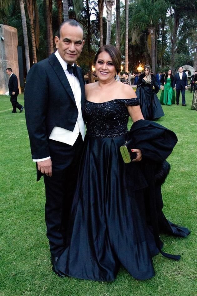 José Luis Gallegos y María Teresa Torres.