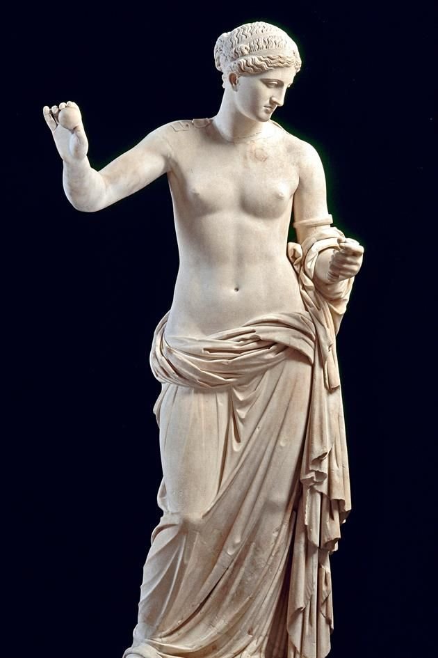 'Venus de Arles' es un mármol de 194 centímetros de altura. 