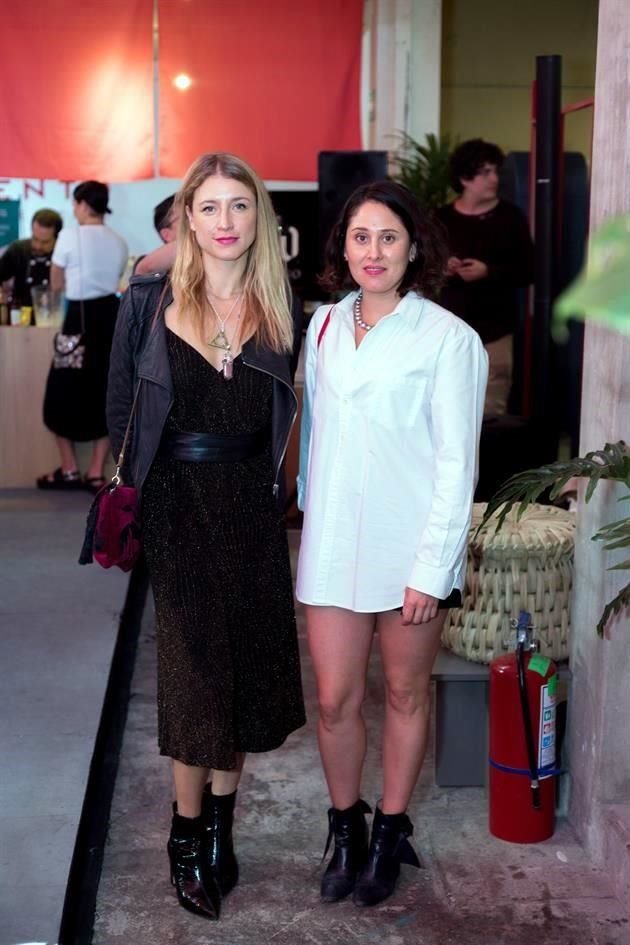 Yara Pisani y Regina Pozo.