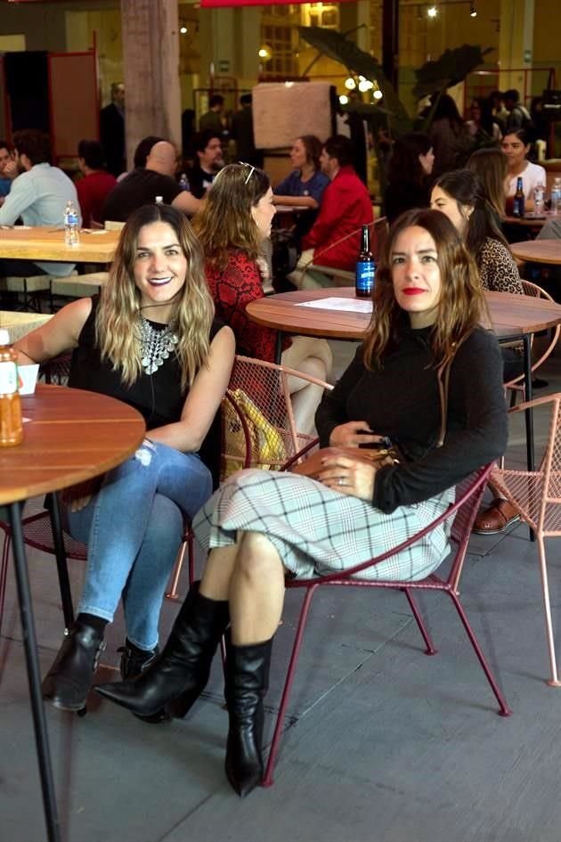 Ana Paula Orozco y Michelle Vizcaíno.