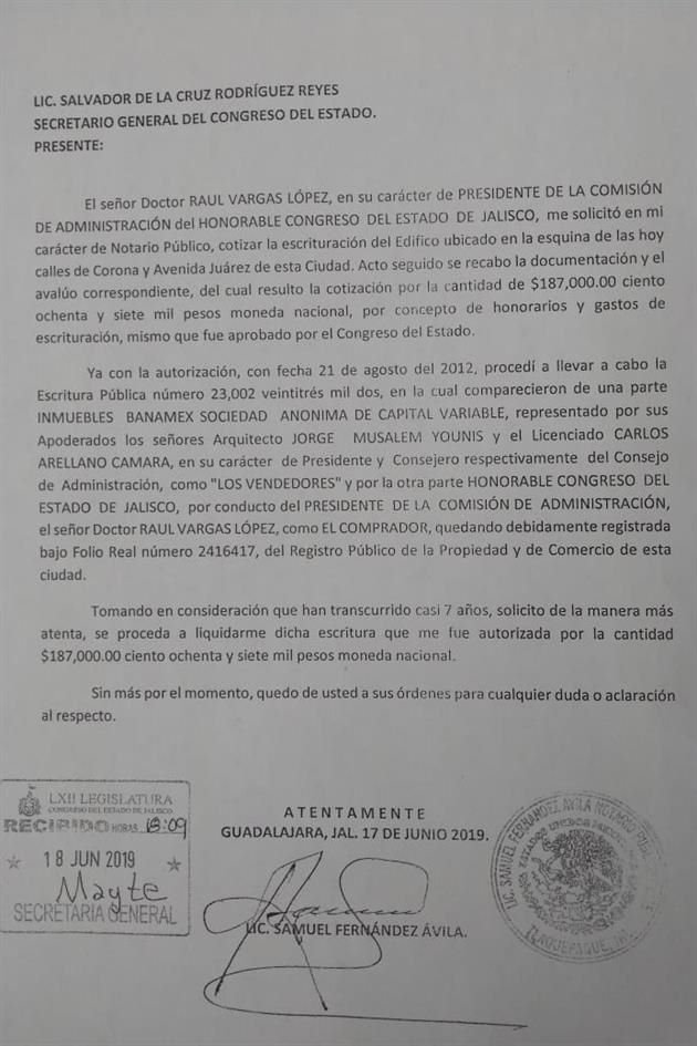 El notario Samuel Fernández Ávila requirió al Congreso que le paguen un recurso que no se le entregó por el trámite de una escritura, en 2012.