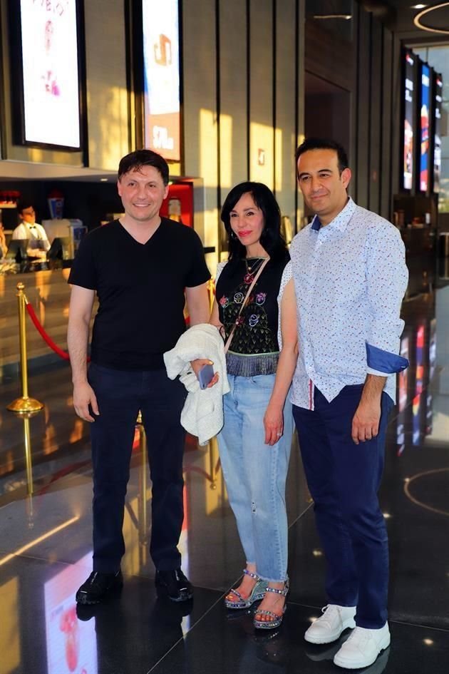 Rogelio Lobo, Cristy Martínez y Jaime Espinoza
