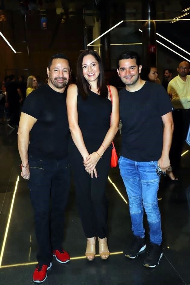 Miguel Sahagún, Ana Isabel Gómez y Gerry Elizondo