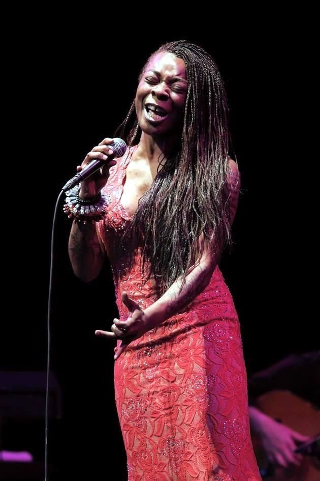 Buika vuelve a la Ciudad con una presentación en el Teatro de la Ciudad, el 3 de noviembre.