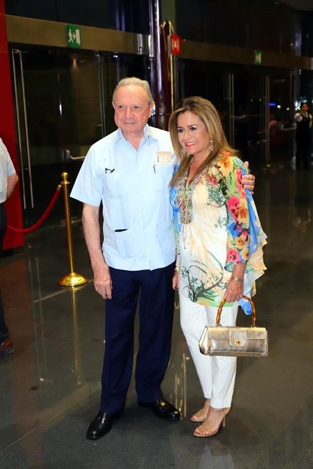 Jorge Arrambide y Sonia Montemayor de Arrambide