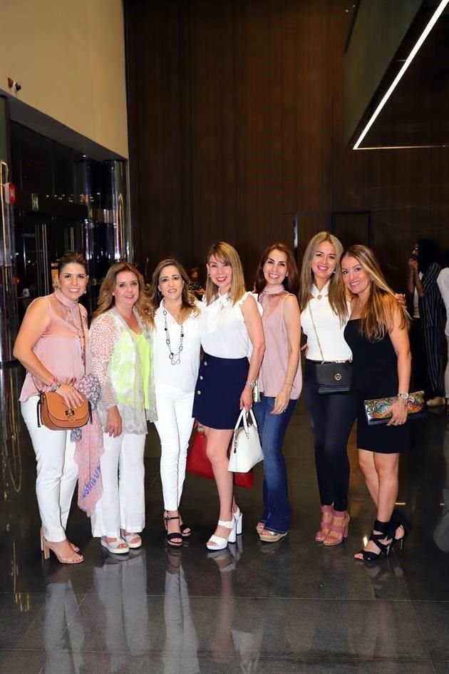 Dalia González, Gaby González, Carmen Rodríguez, Nadia Rocha, Alda Molina, Nery Granados y Magaly Bautista