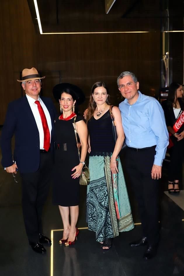 Hugo Bello, Luby González, Alejandra Montes y Juan Montes Falconi