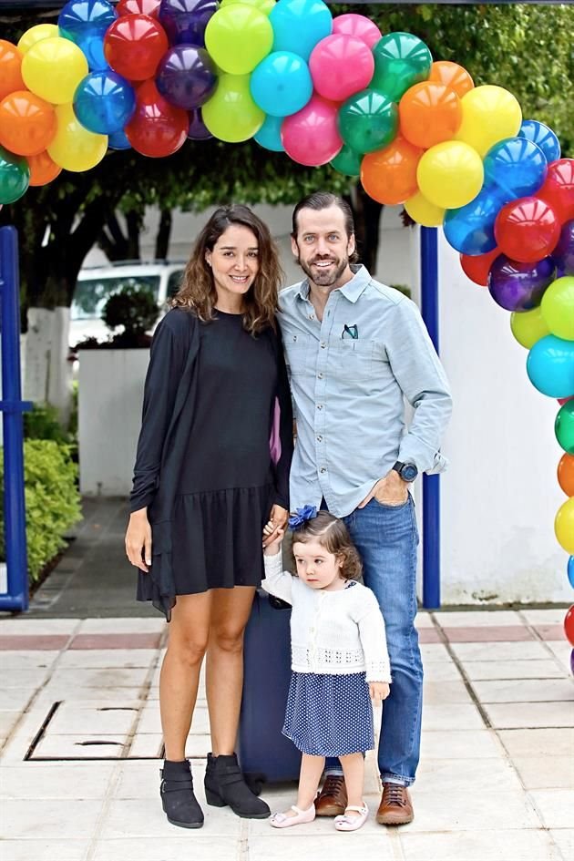 Marcela Cabrera, Emilia y Christian Campoy en el Oakhill.