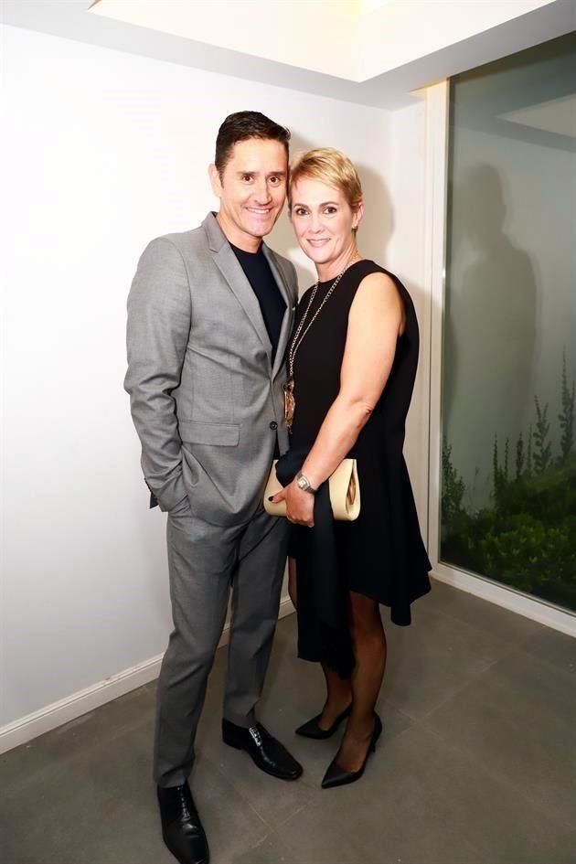 Alejandro Bribiesca y Elsa Martí.