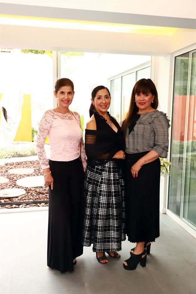 Mónica Baugh, Yolanda Trujillo y Rosalba Castañeda.