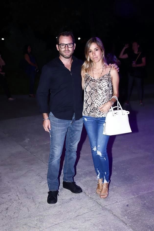 Jorge González y Jéssica Rodríguez de González