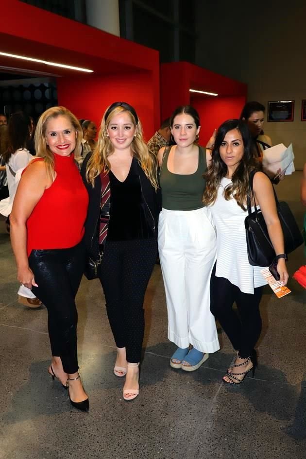 Roxana de la Garza, Stephanie de la Garza, Ita Clynes y Gabriela Rojas