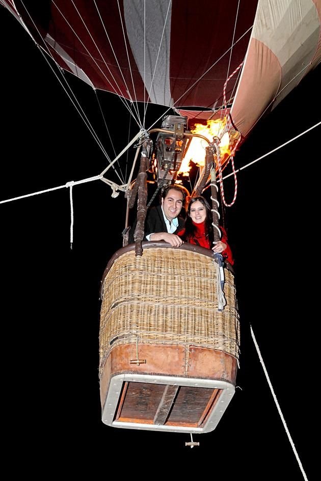 2010. Mario Mafrendi y Mónica Quintero en el festival del globo aerostático.