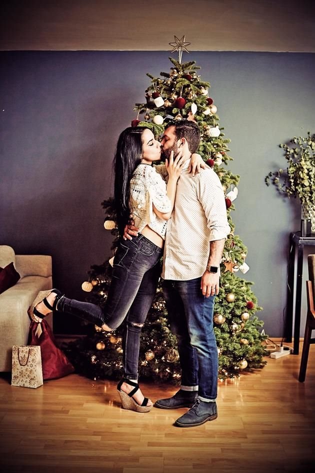 Bárbara Guzmán y Arturo Contreras. Son esposos; ella es la mejor amiga de Enrique, y él es su primo hermano.