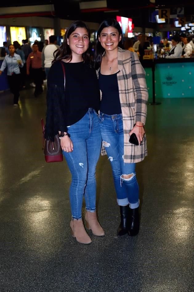 Itzel Charles y Regina Charles