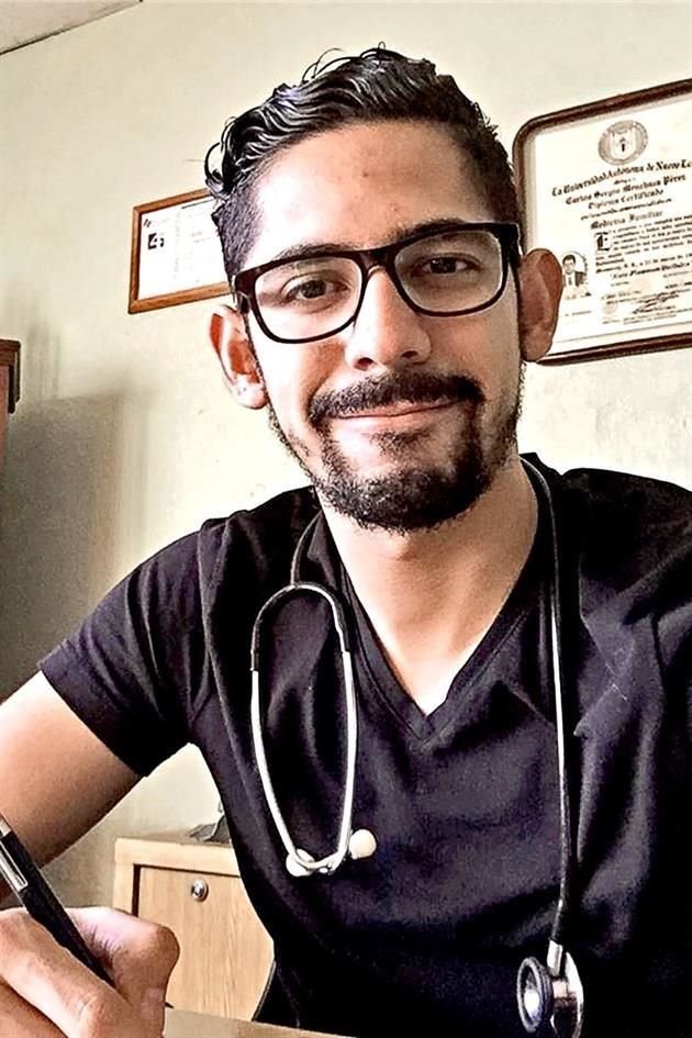 Sergio Menchaca Dávila, médico de NL en el INER.