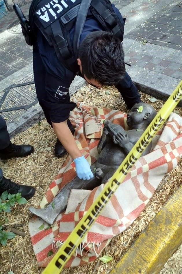 La escultura fue encontrada en unos arbustos en la Avenida Juárez y la Calle Huerto.