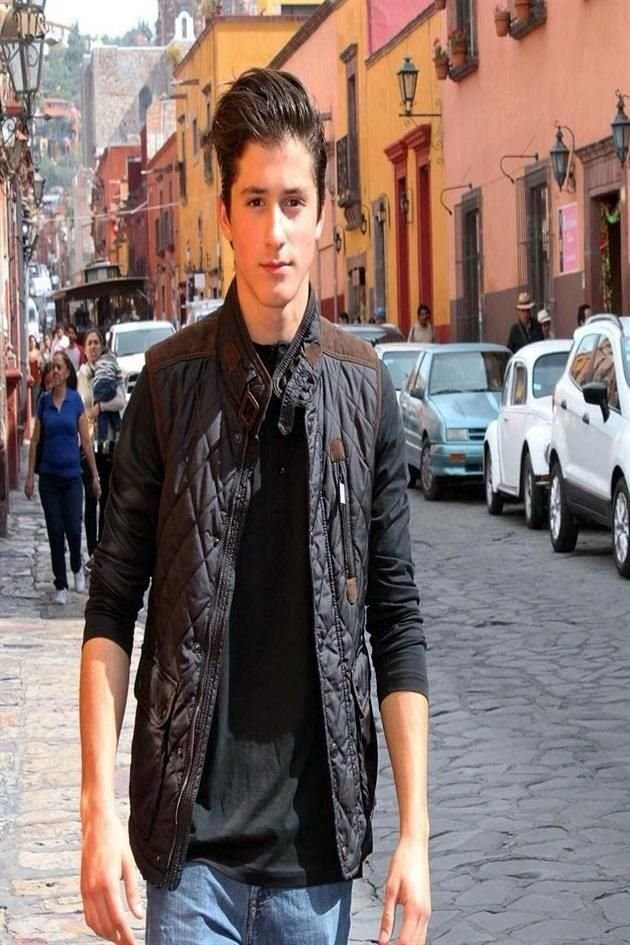 Eugenio Odriozola muestra parte de su vide en redes, en donde destaca sus bromas, viajes y fiestas con amigos.