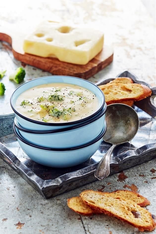 Crema de brócoli con queso suizo