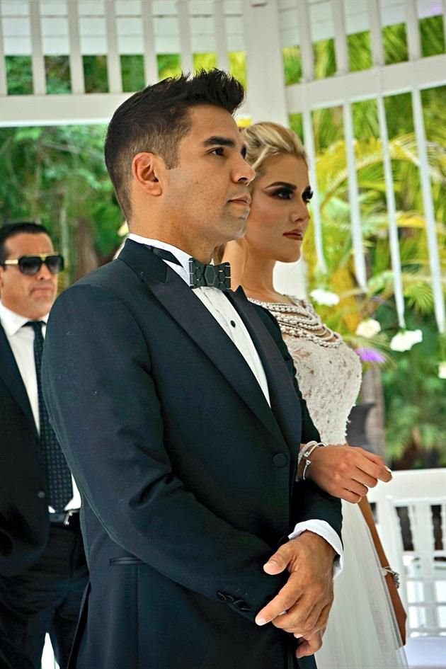 La pareja se unió en matrimonio el 20 de junio en un hotel de Cuernavaca, Morelos.