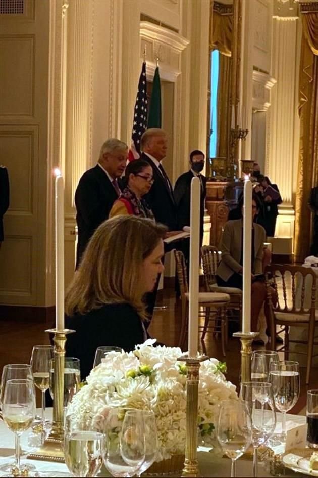 De acuerdo con la empresaria, López Obrador afirmó que 'están en la mejor disposición de favorecer las  inversiones de EU en Mexico'.
