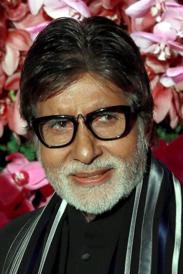 Amitabh Bachchan fue hospitalizado con síntomas leves de Covid-19.