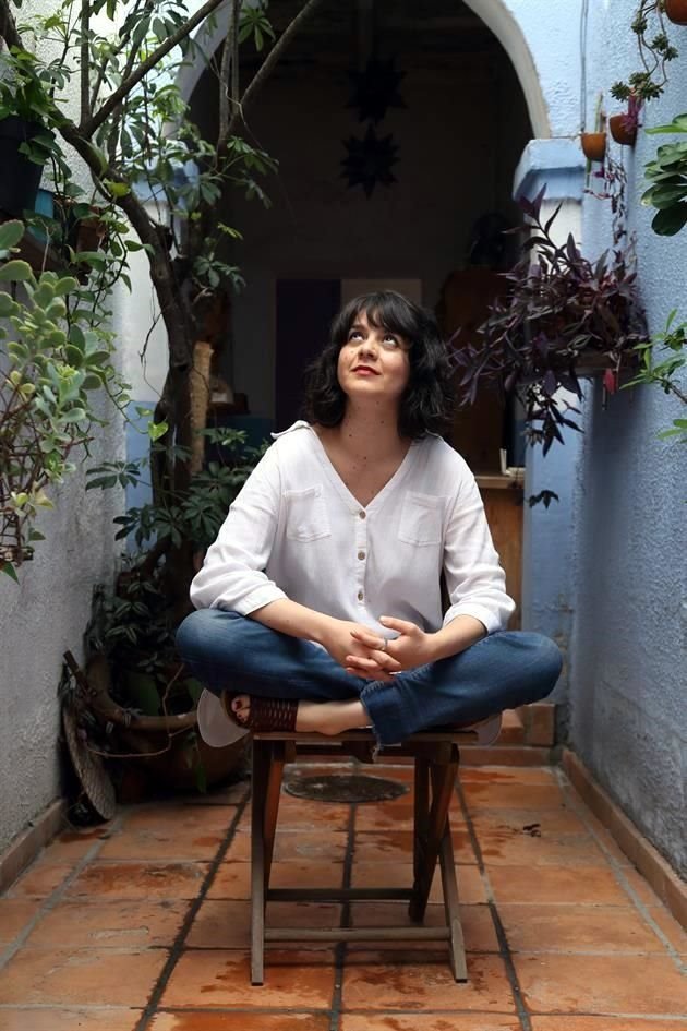 Paloma Domínguez ha participado en puestas en escena como 'El Amor de las Luciérnagas', 'Escurrimiento y Anticoagulantes' y 'Arrullo para una Noche Fría', entre otros.