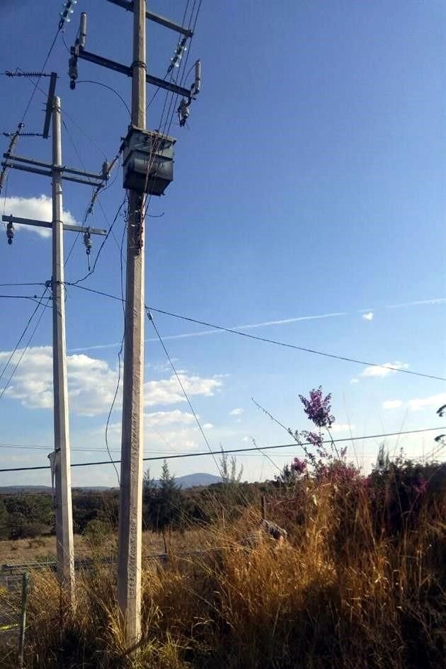 El karma se ensañó con un hombre que al parecer quería robar unas líneas con cobre cerca de un transformador, a la altura de Huaxtla.