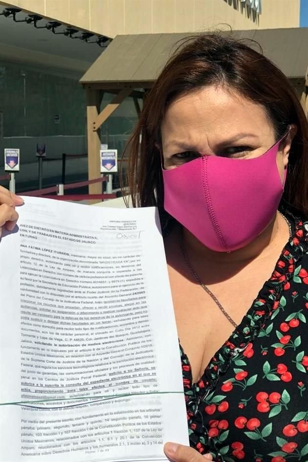Fátima López Iturríos, coordinadora de la Red de Abogadas Violeta, presenta un amparo por la falta de paridad de género en las Magistraturas del Supremo Tribunal de Justicia del Estado de Jalisco.