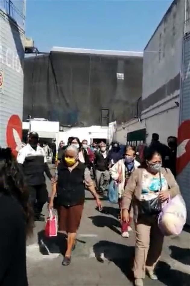El hecho se registró hoy cerca de las 12:00 horas, cuando vecinos denunciaron la concentración de personas en el lugar.