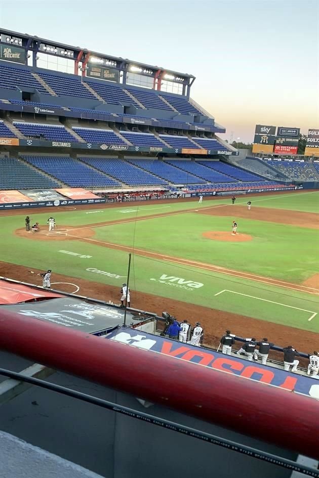 Los Sultanes tomaron la delantera en el arranque de los playoffs del Pacífico al imponerse 3-2 a Mexicali en el Estadio Monterrey. Observa las imágenes.