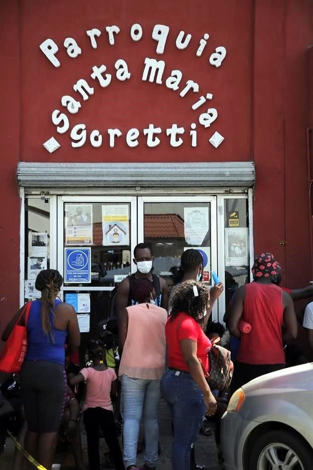 Más de 500 haitianos abarrotaron también Casa Indi, albergue que da atención a migrantes.