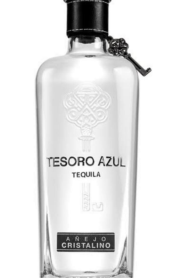 Tesoro Azul es el tequila de El Buki.