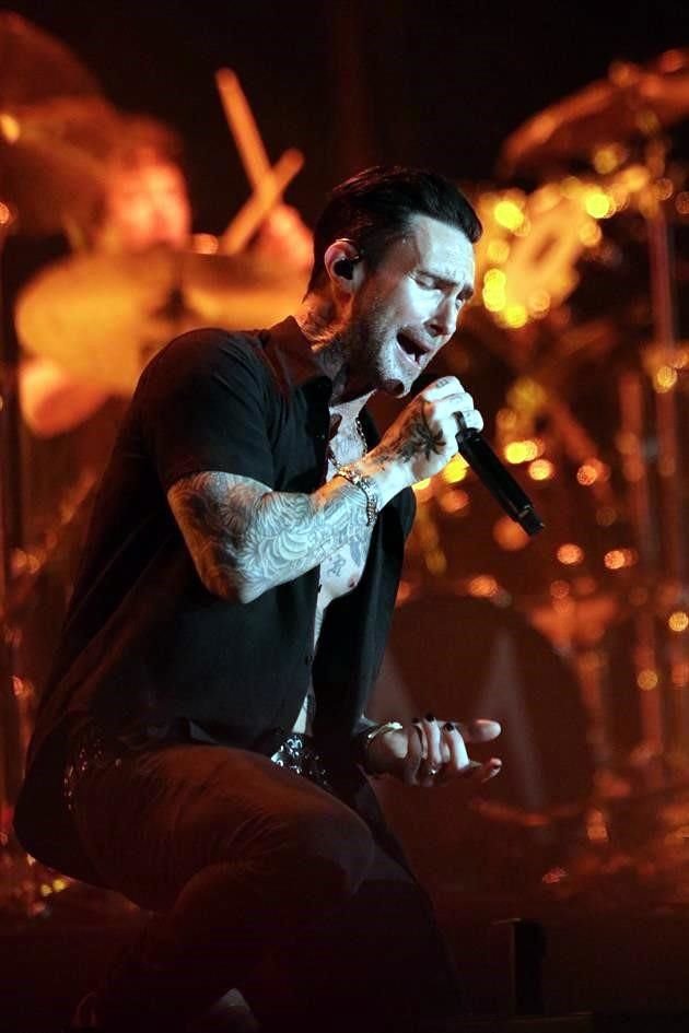 Maroon 5 engalanó con su presencia los festejos del Festival Tecate Pa'l Norte.