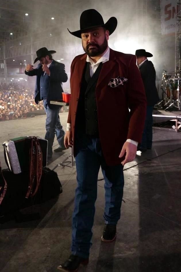 Ricky Muñoz, líder de Intocable, aseguró le sorprendió que con 28 años de carrera lo hayan diagnosticado con ansiedad y pánico escénico.