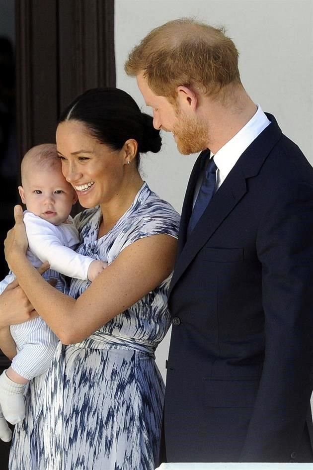 Con mensajes de la familia real y una donación para la lucha contra la Covid-19, celebran a Archie, el pequeño hijo del duque y la duquesa de Sussex. 