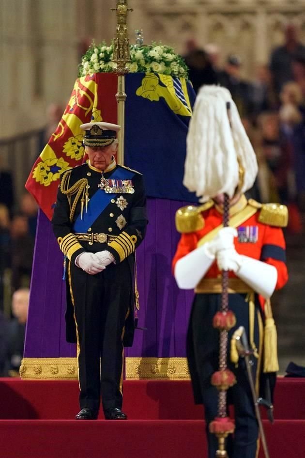 El Rey Carlos III volvió a hacerse presente, tras un día de descanso.