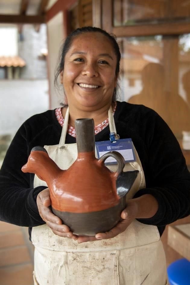 Representante de las artesanas de Cachán, Rosa Calvillo García.