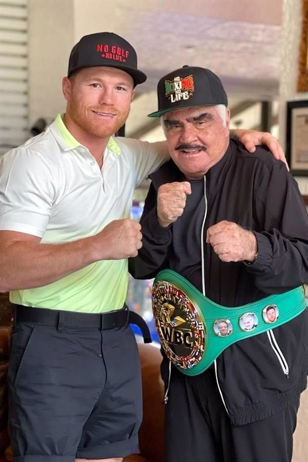 Saúl 'Canelo' Álvarez y Vicente Fernández mostraron su mutua admiración.