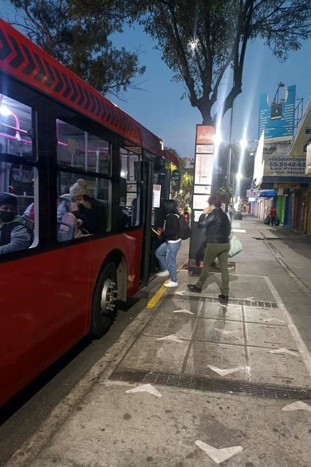 Las nuevas estaciones de la Ruta Sur de la Línea 4 del Metrobús, con dirección a Buenavista son: Mercado Sonora sur, San Pablo, Pino Suárez sur y 20 de Noviembre.