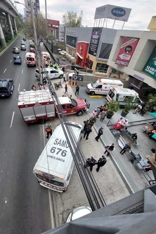 Las personas intoxicadas se encontraban en el gimnasio Sport World de la Plaza Pedregal, y al inhalar vapores resultaron intoxicadas.