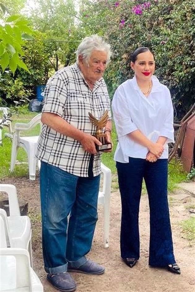 La Alcaldesa de la Cuauhtémoc, Sandra Cuevas, dio a conocer que viajó a Uruguay y visitó al ex Presidente José Mujica.