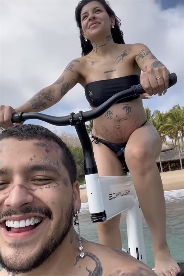Christian Nodal y Cazzu presumen sus vacaciones en la playa, a unos meses de que se conviertan en papás por primera vez.