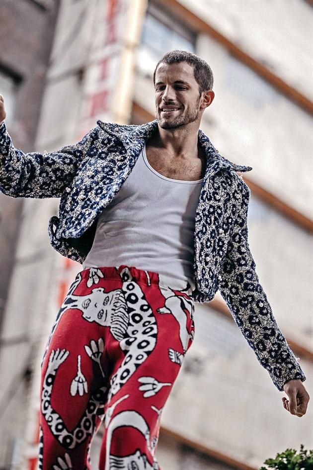 El actor y modelo argentino, Fede Espejo, quien tuvo un papel en 'La Casa de las Flores', nos mostró las cómodas tendencias de temporada.