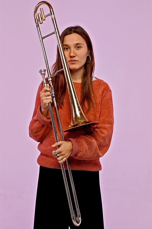 La española Rita Payés reveló que el trombón es el instrumento que le ayuda a alimentar su alma; se presenta por primera vez en México.