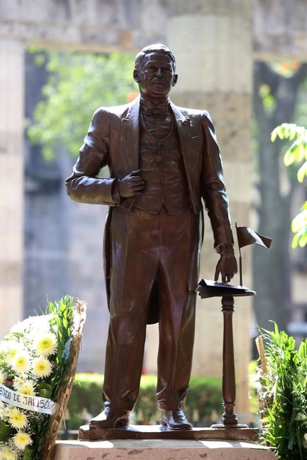 Estatua de Luis Manuel Rojas.